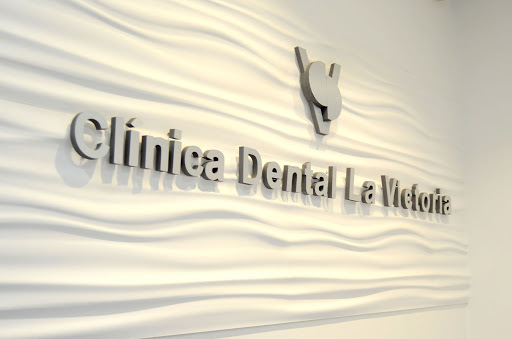 Clínica Dental la Victoria. Dra. María José Montenegro. - Thumbnail