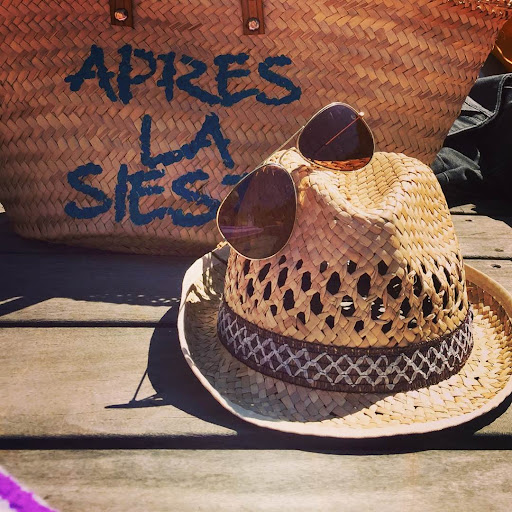 Photo de Après la Sieste à Saint-Laurent-des-Arbres (30126)