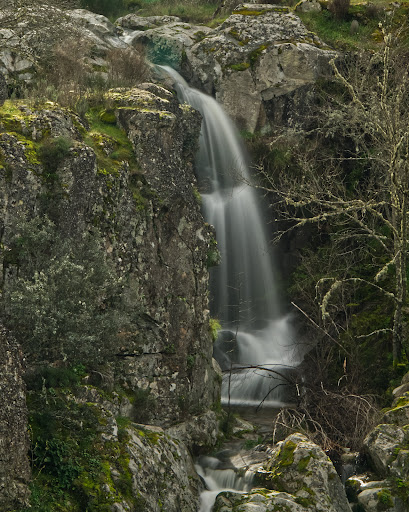 Los Churriones Waterfall Logo
