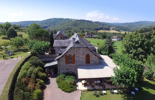 Photo de Gîte Le Chazal : Gîte de groupe, Chambre d'hôtes et Camping, au calme en campagne, proche Brive-la-Gaillarde en Corrèze à Saint-Hilaire-Peyroux (19560)
