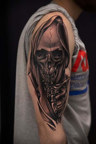 Black ink / Bobb Tattooer