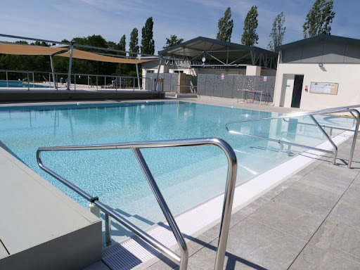 Photo de Piscine d'été à Saint-Savinien (17350)