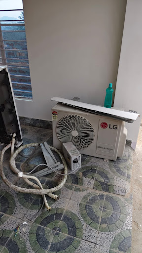 AC dismantle aur AC installation service available in Guwahati. post image
