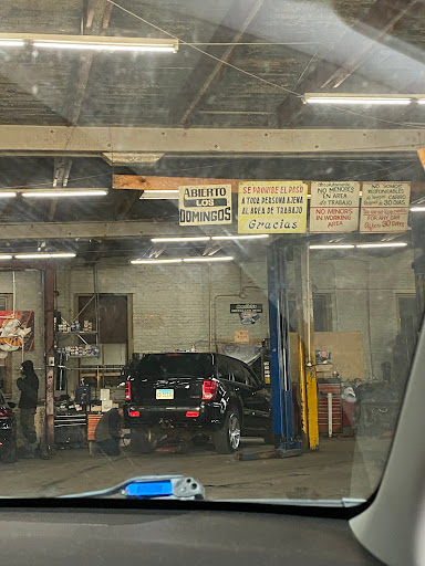 Mo Tires - Tire Shop & New & Used Tire Repair Services Waukegan IL - Thumbnail