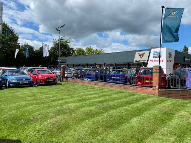 Barlow Motors SEAT Wolverhampton photo 3