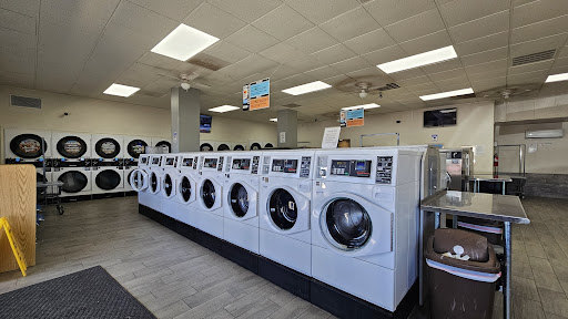 Alpine laundromat 24/7 Logo