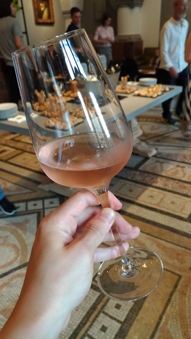 Dialogue - Social Bar