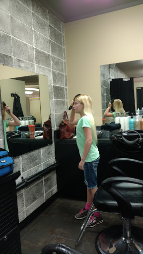 Salon MarZell