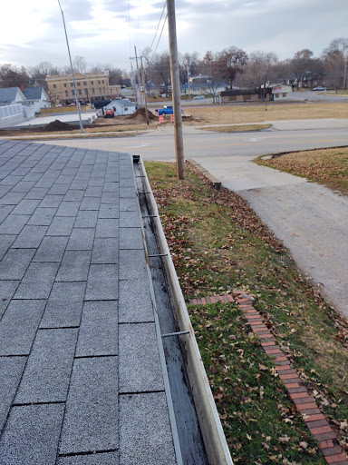 Davis Mowing and Gutter Cleaning - Thumbnail