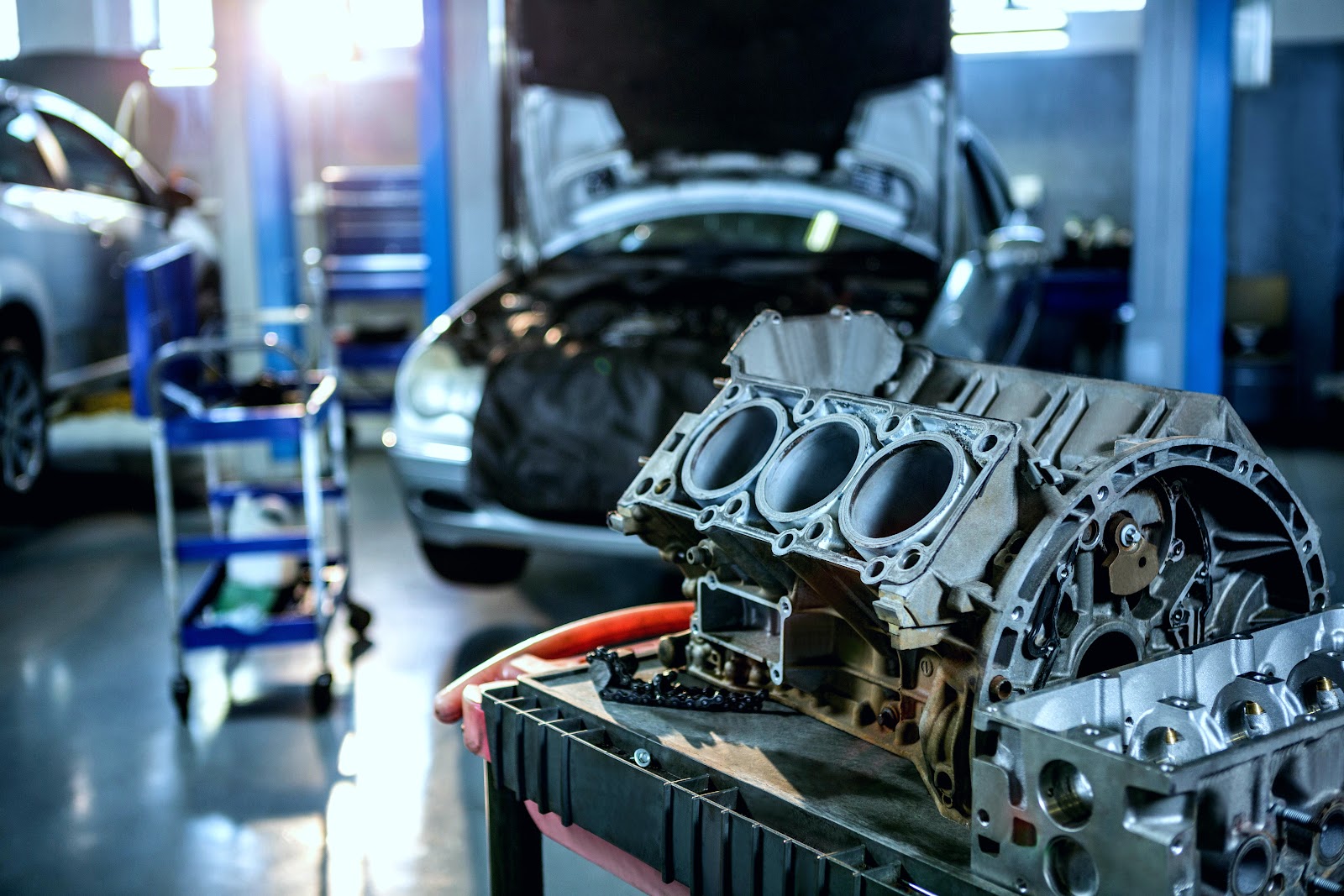 Car Repair & Battery Replacement Service Dubai - صورة 3