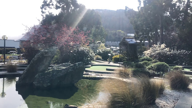 Reviews of Queenstown Mini Golf in Queenstown - Golf Club