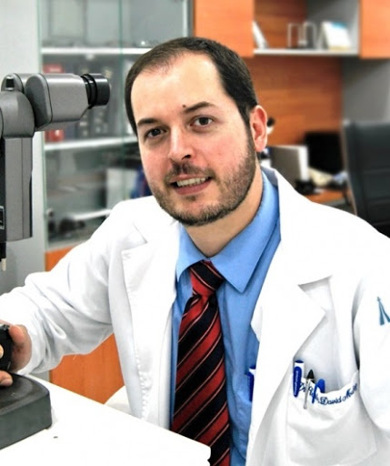 Dr. Carlos D. Muñoz Barocio, Oftalmólogo - Thumbnail