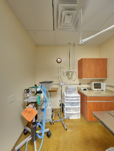 Photo of Urgent Pet Care West Street View y 360°