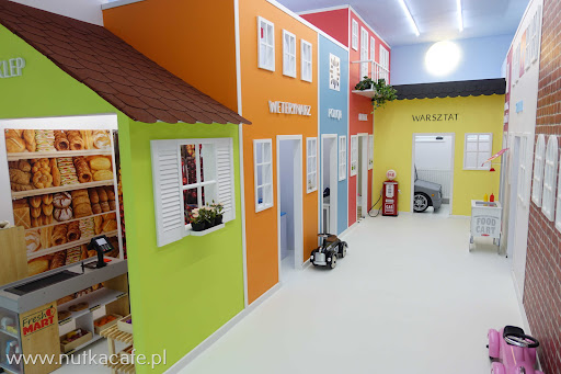 Kawiarnia Nutka Cafe & Sala zabaw Minimali & Bawialnia w stylu Montessori