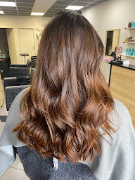 Photo n°8 de Le SALON à Briennon (Salon de coiffure)