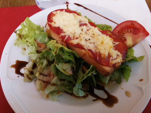 Photo 1 - La poule rouge