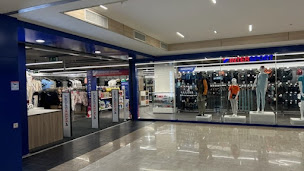 Photo n°2 de INTERSPORT ETREMBIERES à Étrembières (Magasin de tennis)