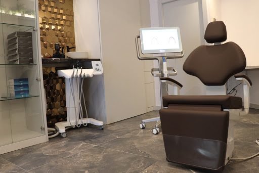 MINIM Castelldefels. Tu Ortodoncia Invisible