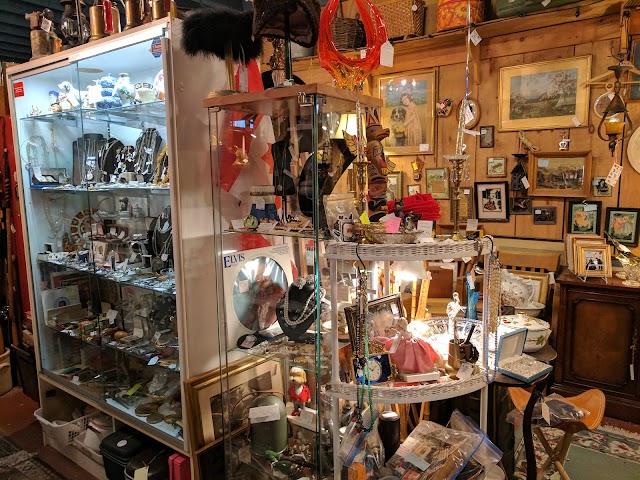Antiques on Hwy 48