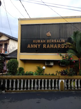 Klinik Utama Anny Rahardjo, Author: Duri Aldoko