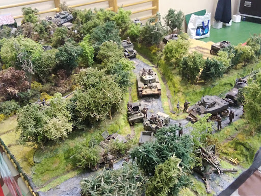 Model'club Fougerollais - Thumbnail