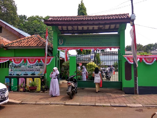 Sekolah Menengah Atas Yayasan Memajukan Ilmu Dan Kebudayaan 1, Author: Didik Suwarno