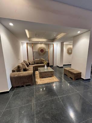 Af1qipnpzkejr0owipcx1ew827lraiomt7bwowsloihp=s406 K No