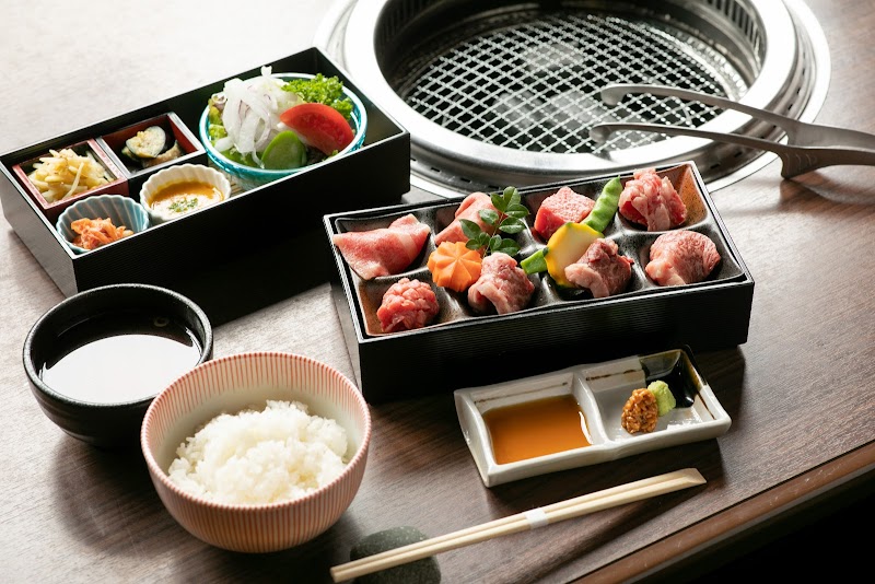 焼肉 炭火七りん 三田