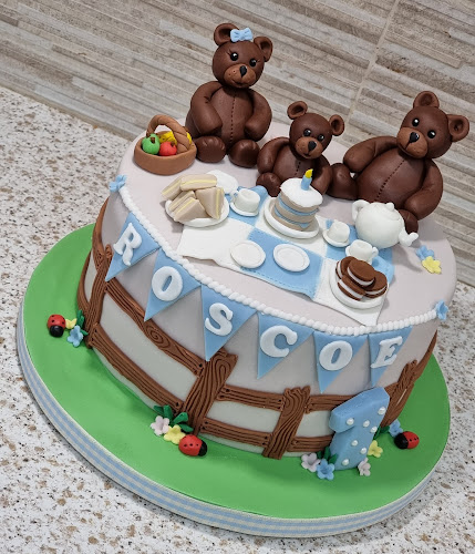 Ice 2 C U Cupcakes & Celebration Cakes Phone number
