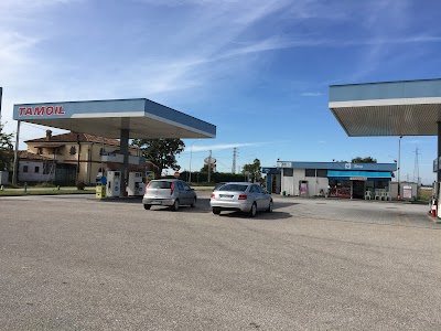 Stazione di servizio Tamoil di Karim Rezaul