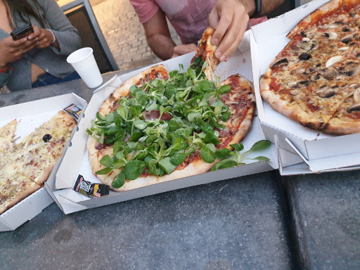 Photo 4 - Titi Pizza