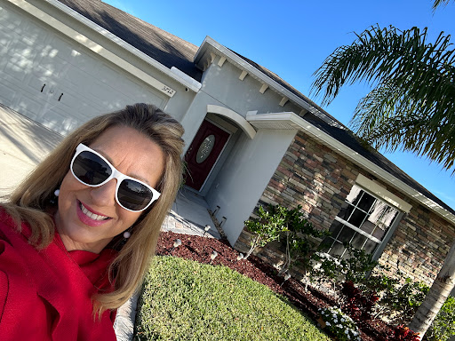 Brenda McGlothin, Realtor | RE/MAX Realty Unlimited | The Red Post Group - Thumbnail
