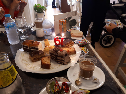 Plum Café - Visual