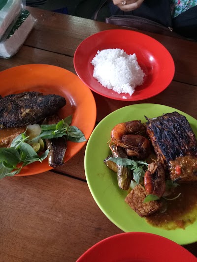 Photos of Warung Makan Ikan Bakar Haji IJAY