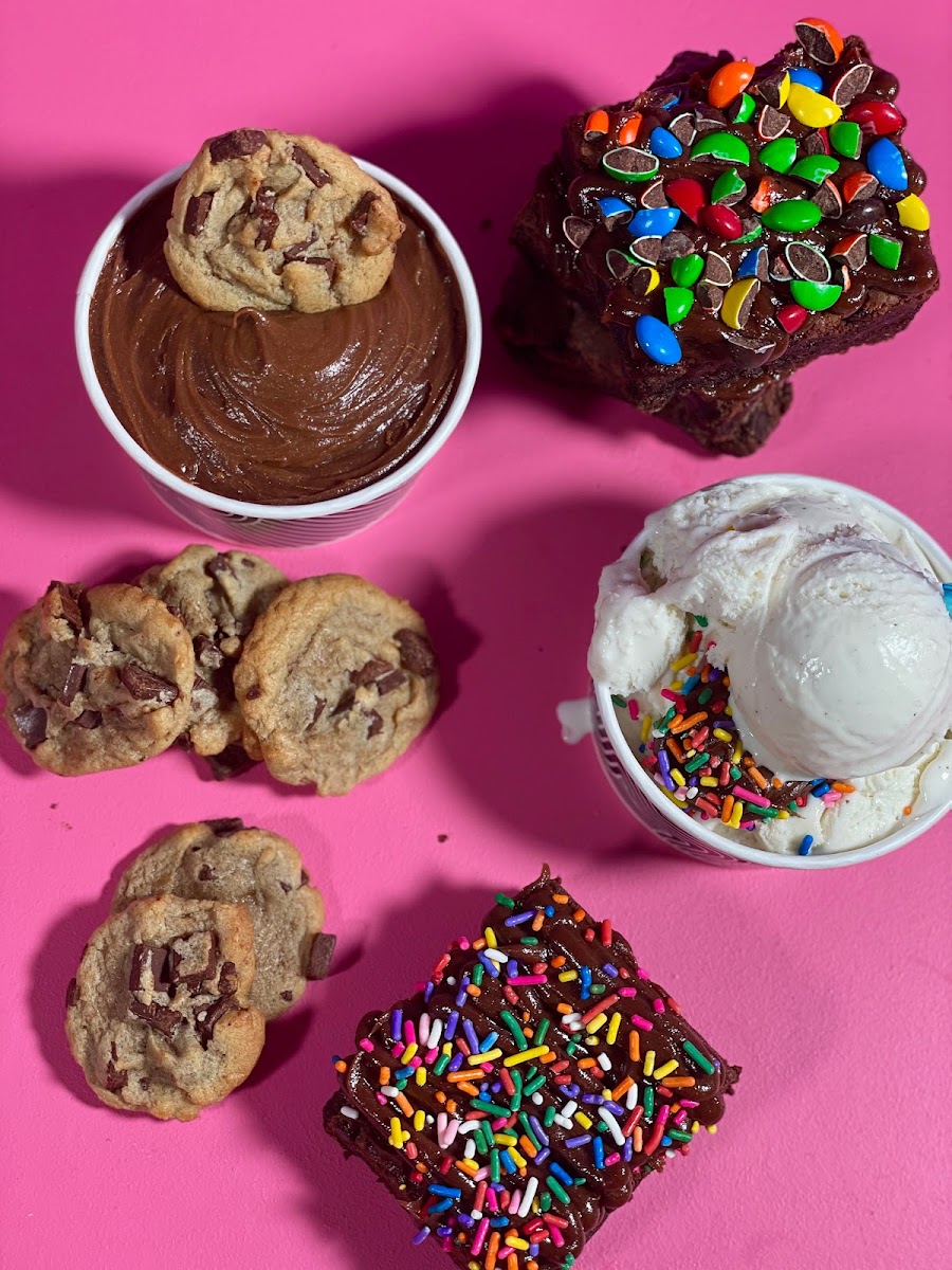 Insomnia Cookies — photo 2