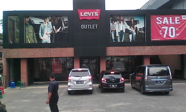 Levi's Outlet Store Pancoran, Author: Hary Ismail