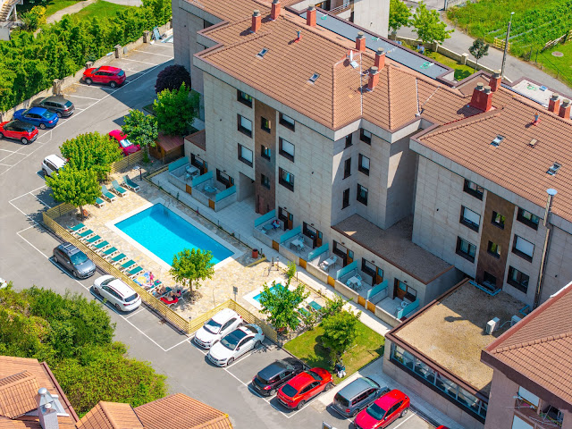 Apartamentos & Hotel - Los Arces de Isla by null