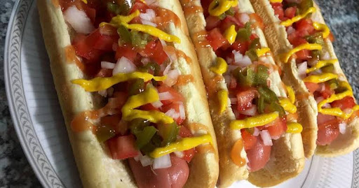 Hot dogs y hamburguesas ( LA Toxic) Logo