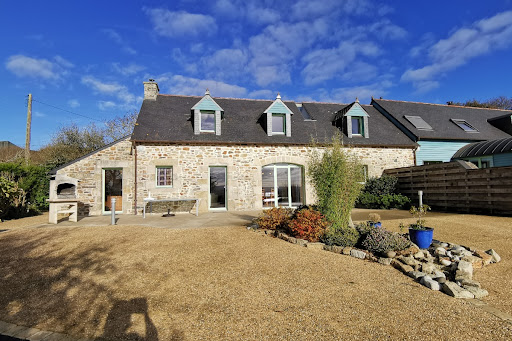 Photo de Les Gîtes de Ty-Nast : Gîte avec piscine, au calme, tout confort, proche plage, à Plomodiern dans le Finistère