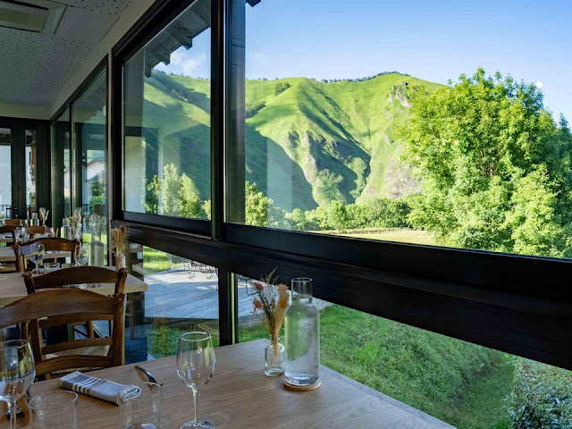 Logis Hôtel Etchemaïté by null