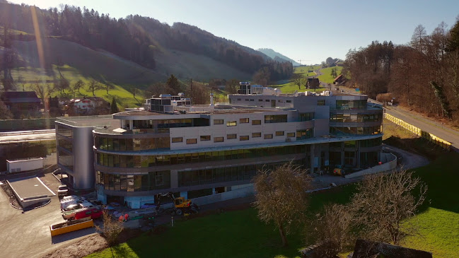 Rezensionen über Halten Business Center in Freienbach - Schuhgeschäft