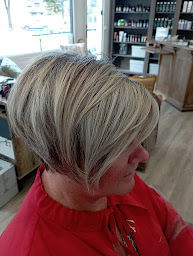 Photo n°23 de Harmonie et style à Caen (Salon de coiffure)