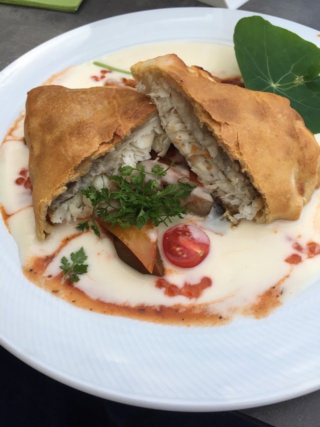 Café & Restaurant M10