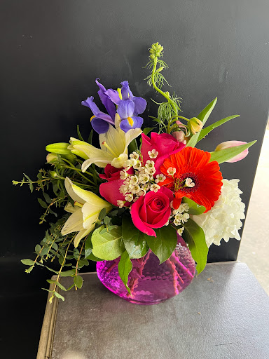 Kim's Creations Flowers - Thumbnail
