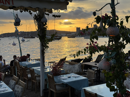 DERİN BEACH BAR RESTAURANT