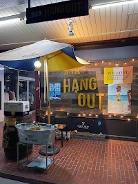 BAR HANGOUT