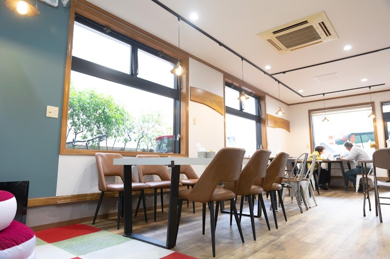 Qゴルフ &カフェ食堂