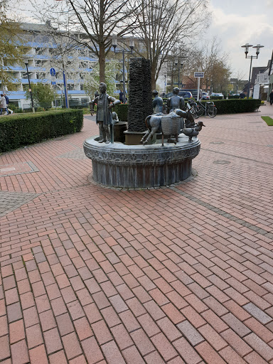 Bonifatius-Brunnen, Bad Sassendorf - Bonifatius Stirnberg (1986) - Thumbnail