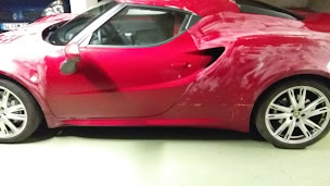 Photo n°27 de Lavage à la main Paris bir hakeim à Paris (Concessionnaire de véhicules à moteur)