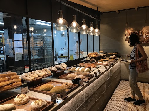 Francis Artisan Bakery, Author: danniel poernomo